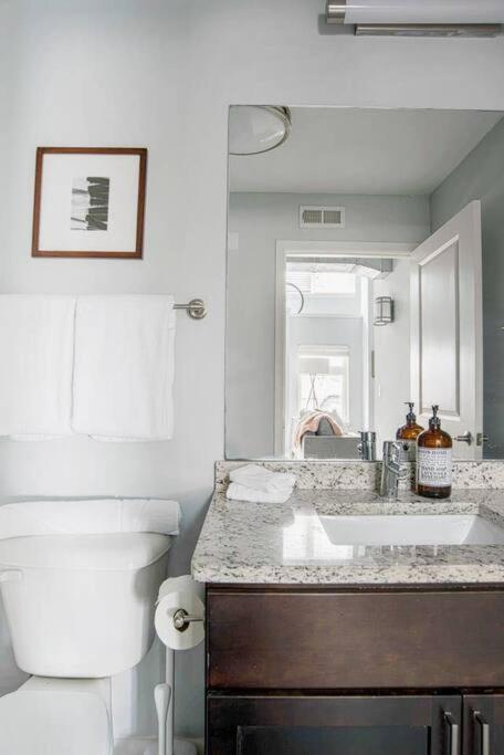 Cozysuites L 1Br, Monument Circle, Indy Индианаполис Экстерьер фото