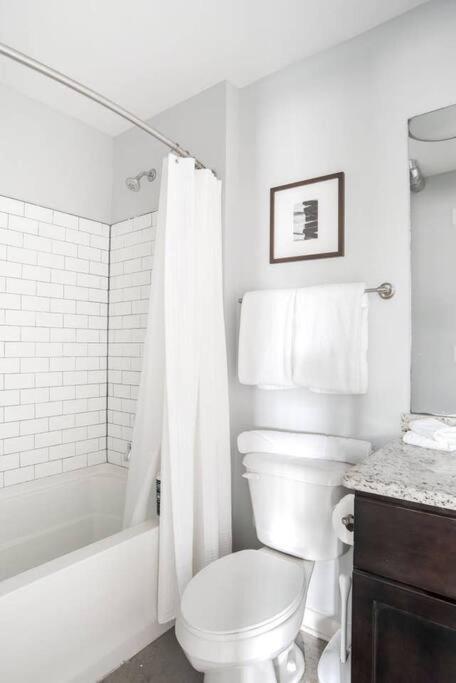Cozysuites L 1Br, Monument Circle, Indy Индианаполис Экстерьер фото